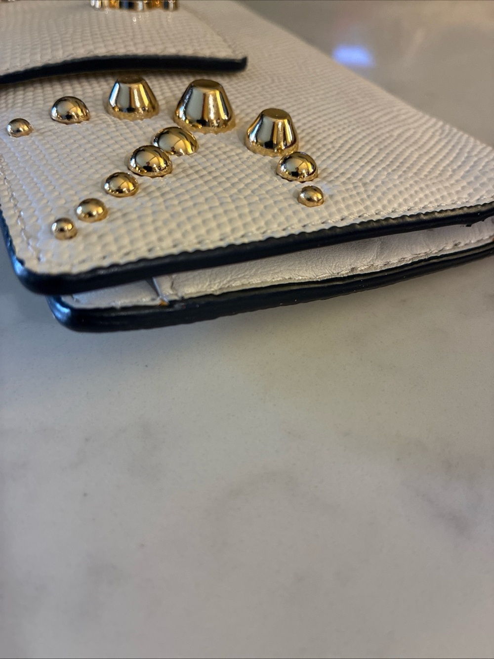 Juicy Couture-Vintage Y2K Leather Bifold Wallet White w/ Gold Studs|EUC|Loud Lux - Picture 8 of 9
